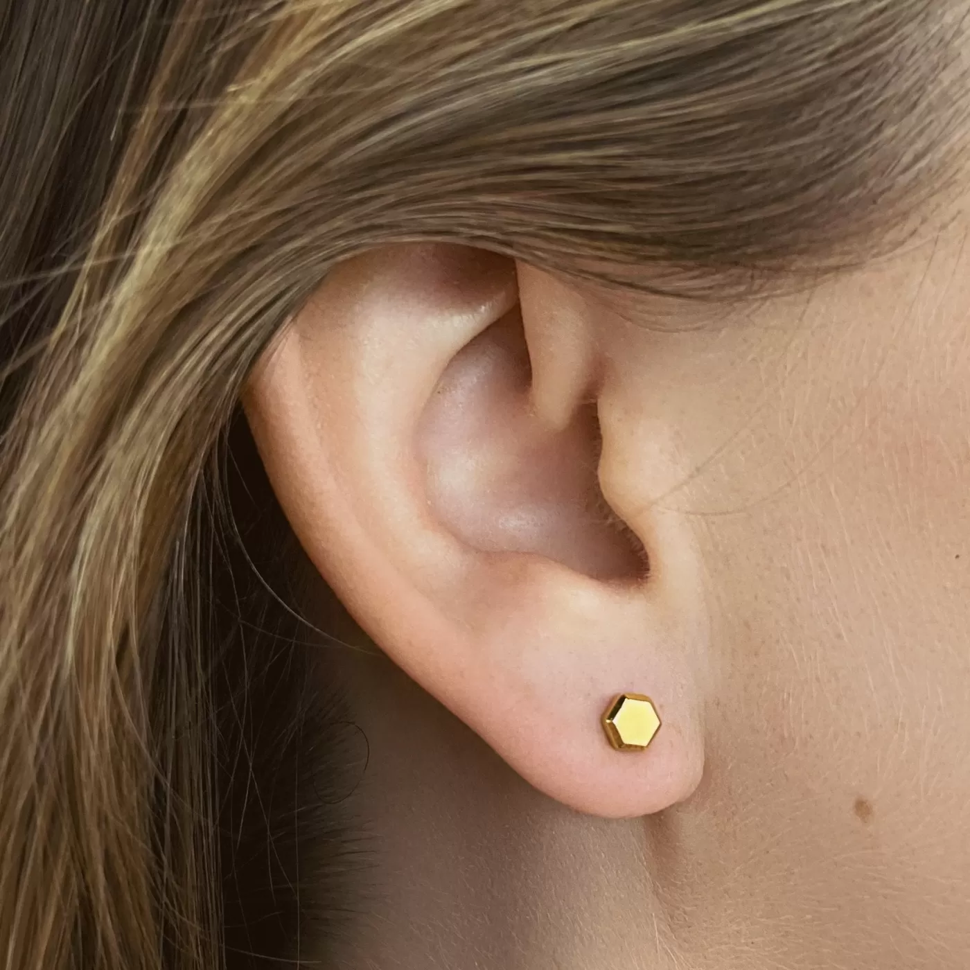 Essentielle Hexagon Stud Earring, Gold Colour>CLUSE Online