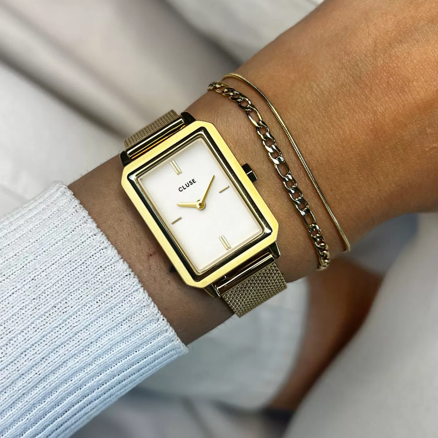 Gift Box Fluette Mesh White Watch and Double Chain Bracelet, Gold Colour>CLUSE Discount